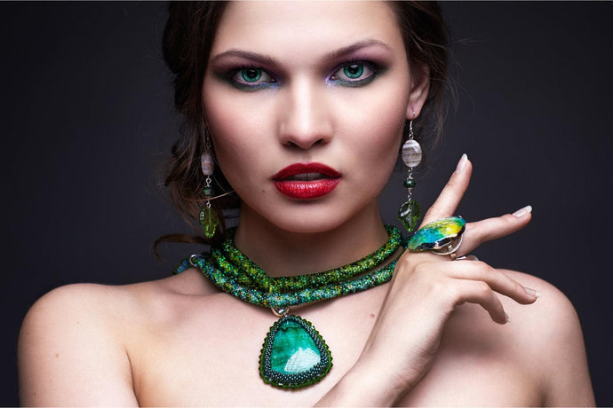 Discover Your Signature Colours | The ULTIMATE Jewellery Guide