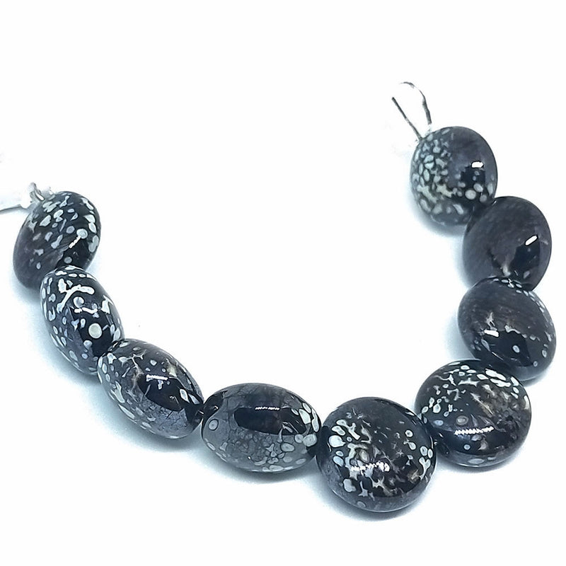 Load image into Gallery viewer, GlaesDesign Handmade Lampwork Glass Beads 18mm x 18mm x 12mm Black - Affordable Jewellery Supplies