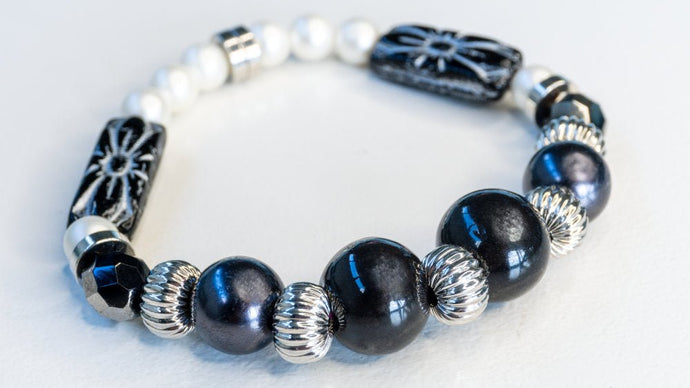 Elevate Your Style with our Trendy DIY Stretch Bracelet Tutorial!